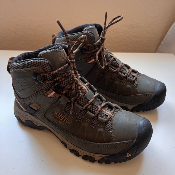 KEEN Men's Targhee 3 Mid Height Waterproof Hiking Boots NWOT - Picture 2 of 10